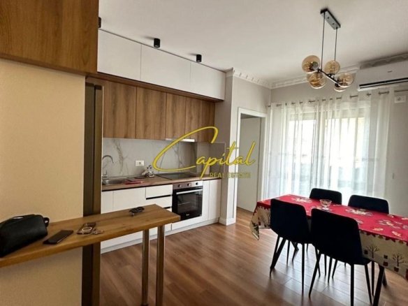 APARTAMENT ME QIRA 2+1 RRUGA E DIBRES 650 EURO