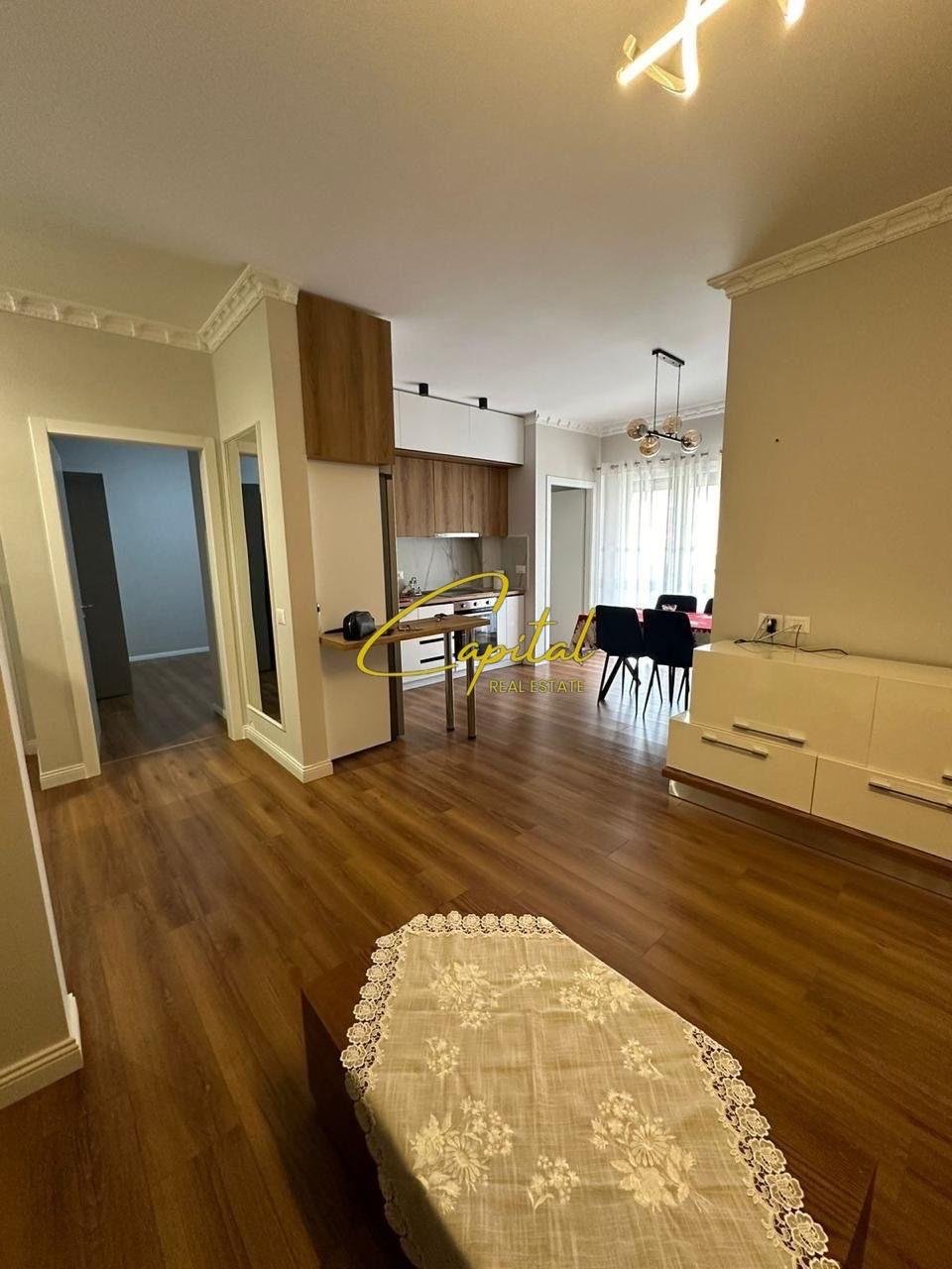 APARTAMENT ME QIRA 2+1 RRUGA E DIBRES 650 EURO