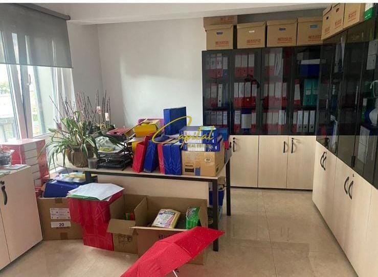 AMBIENT BIZNESI ME QIRA QENDER 140.000 LEKE