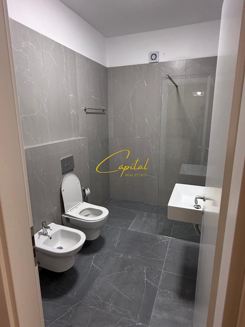 APARTAMENT ME QIRA 1+1 5 MAJI 55.000 LEKE