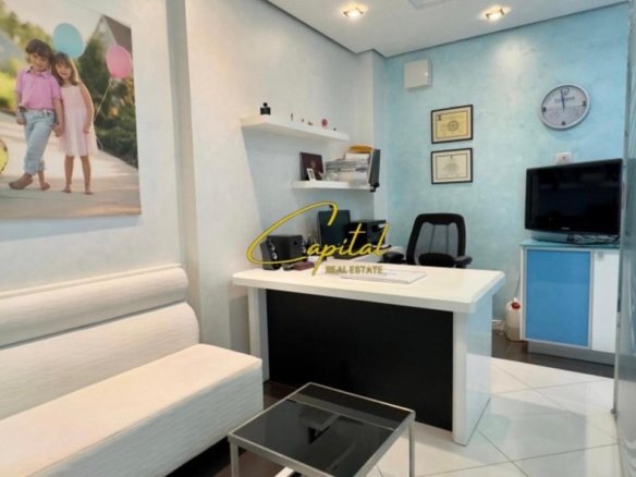 AMBIENT BIZNESI ME QIRA 60 M2 ALI DEMI 800 EURO