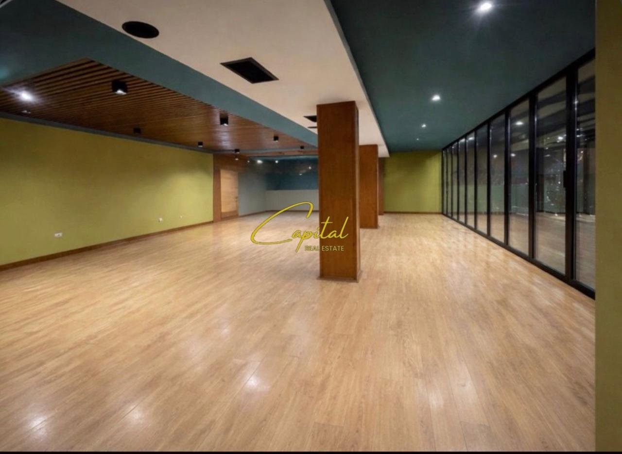 AMBIENT BIZNESI ME QIRA 934 M2 SAUK 11.000 EURO