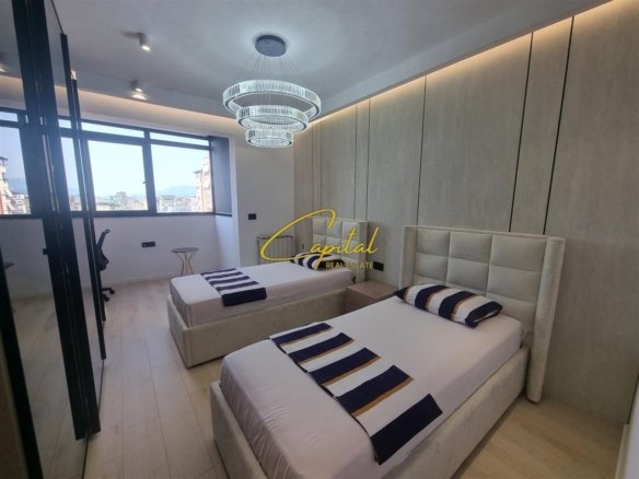SHITET APARTAMENT 2+1 LIQENI ARTIFICIAL 450.000 EURO