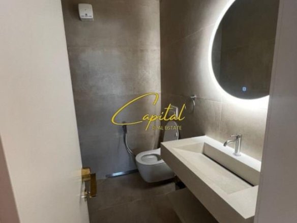 SHITET APARTAMENT 2+1 LIQENI ARTIFICIAL 450.000 EURO