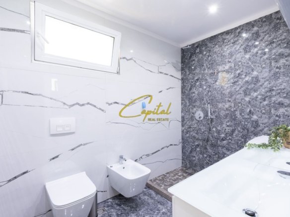 SHITET APARTAMENT 2+1 ZOGU I ZI 260.000 EURO