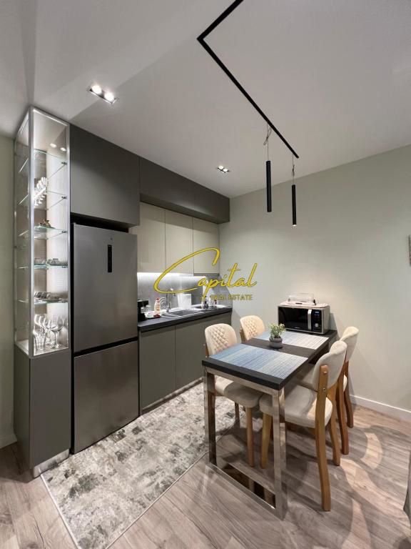 APARTAMENT ME QIRA 1+1 QENDER 870 EURO