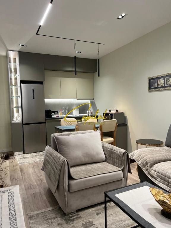 APARTAMENT ME QIRA 1+1 QENDER 870 EURO