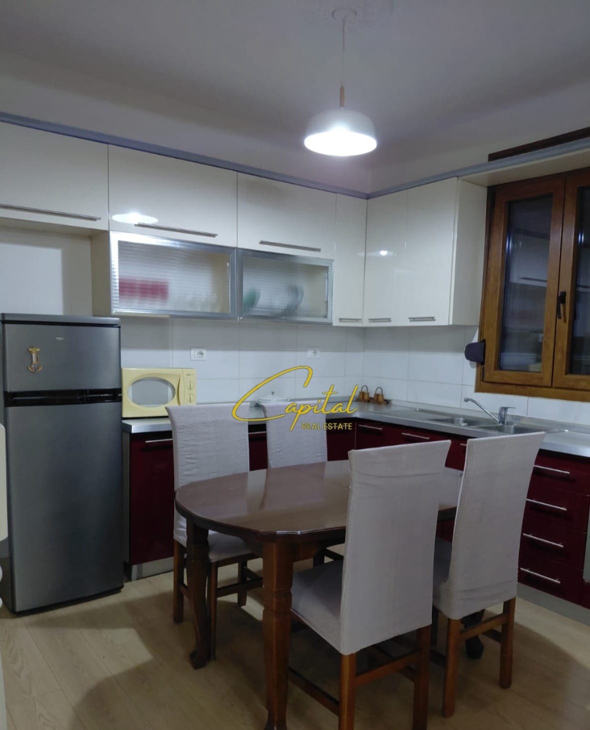 SHTEPI PRIVATE ME QIRA 170 M2 ALI DEMI 1.300 EURO