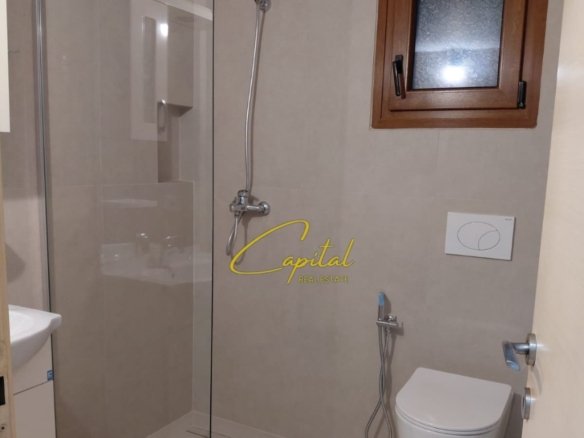 SHTEPI PRIVATE ME QIRA 170 M2 ALI DEMI 1.300 EURO