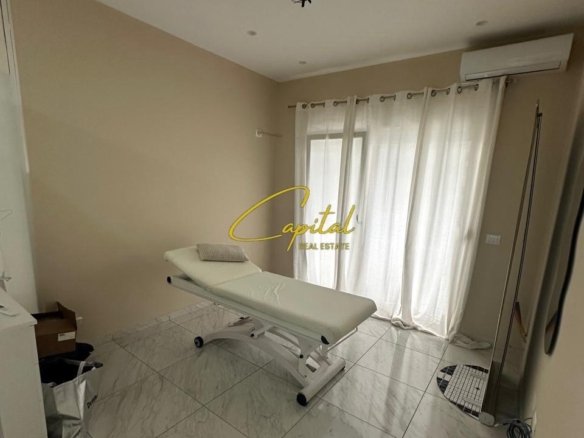 AMBIENT BIZNESI ME QIRA 70 M2 KOMUNA E PARISIT 65.000 LEKE