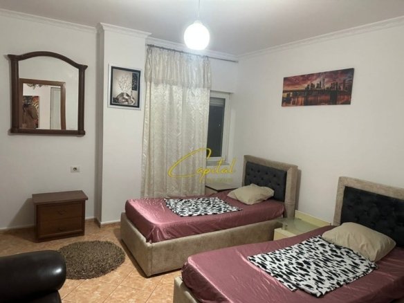 APARTAMENT ME QIRA 2+1+2 ZOGU I ZI 70.000 LEKE