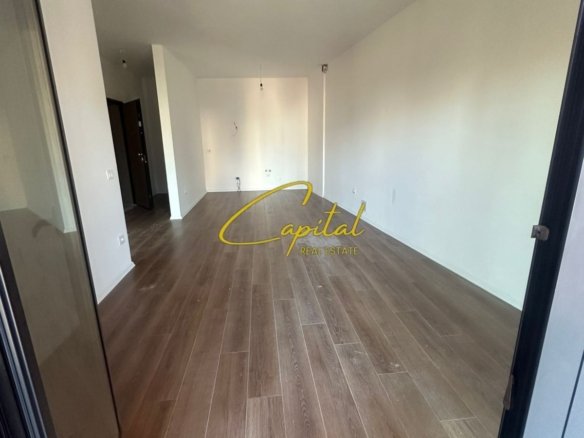 AMBIENT BIZNESI ME QIRA 80 M2 RRUGA E KAVAJES 100.000 LEKE