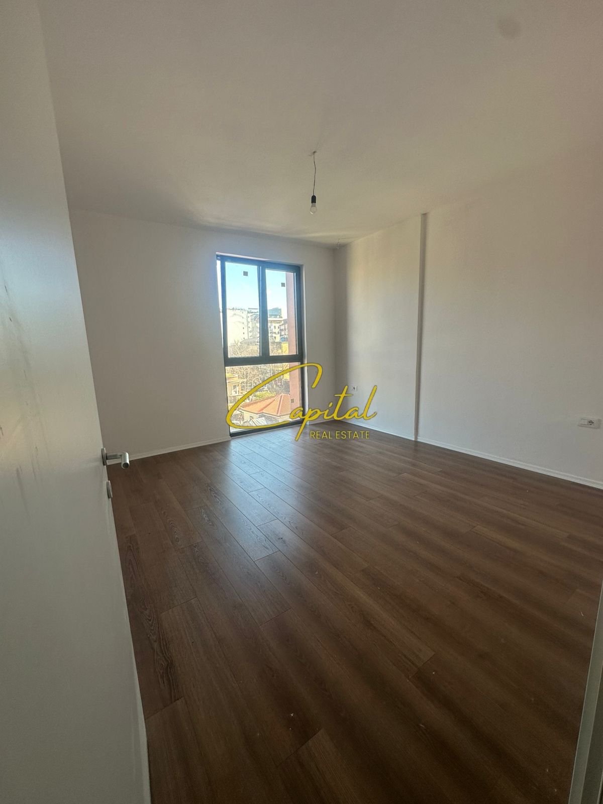 AMBIENT BIZNESI ME QIRA 80 M2 RRUGA E KAVAJES 100.000 LEKE