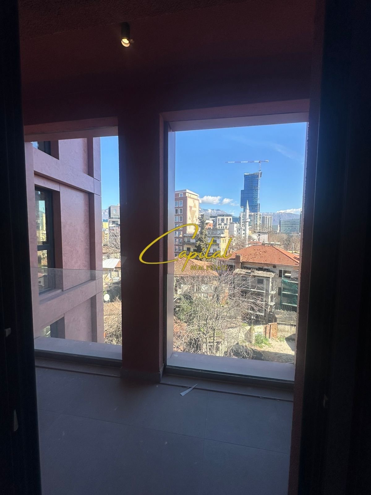 AMBIENT BIZNESI ME QIRA 80 M2 RRUGA E KAVAJES 100.000 LEKE