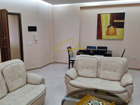 APARTAMENT ME QIRA 2+1 KOMUNA E PARISIT 750 EURO