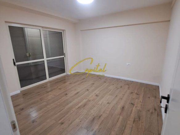 ZYRE ME QIRA 80 M2 QENDER 900 EURO