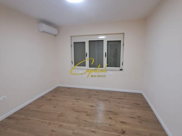 ZYRE ME QIRA 80 M2 QENDER 900 EURO