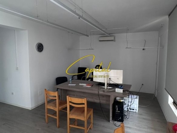 ZYRE ME QIRA 116 M2 VASIL SHANTO 1.200 EURO