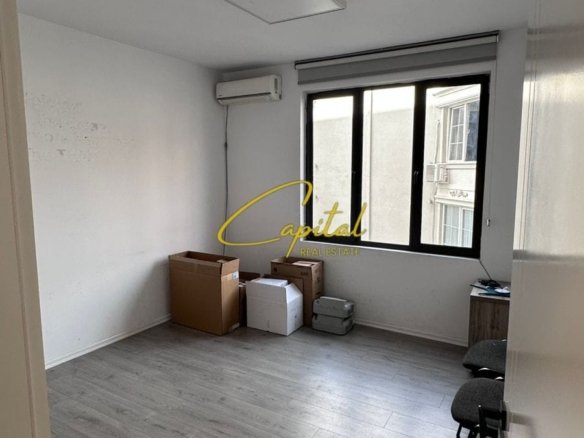 ZYRE ME QIRA 116 M2 VASIL SHANTO 1.200 EURO