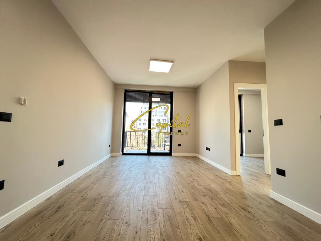 AMBIENT BIZNESI ME QIRA 75 M2 SHKOLLA E KUQE 650 EURO