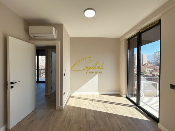 AMBIENT BIZNESI ME QIRA 75 M2 SHKOLLA E KUQE 650 EURO