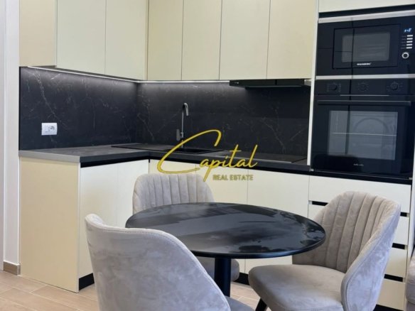 APARTAMENT ME QIRA 1+1 MYSLYM SHYRI 80.000 LEKE