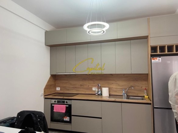 SHITET APARTAMENT 2+1 SPITALI AMERIKAN 3 190.000 EURO