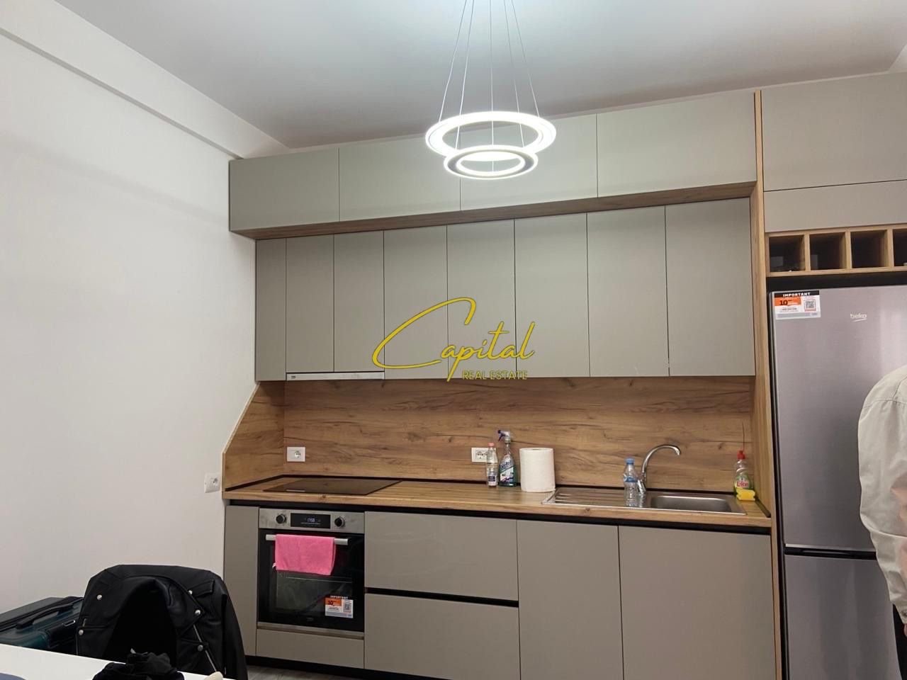 SHITET APARTAMENT 2+1 SPITALI AMERIKAN 3 190.000 EURO