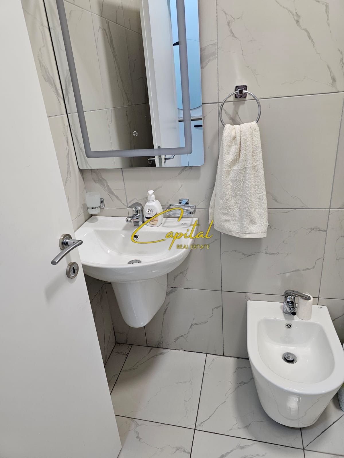 SHITET APARTAMENT 2+1 SPITALI AMERIKAN 3 190.000 EURO