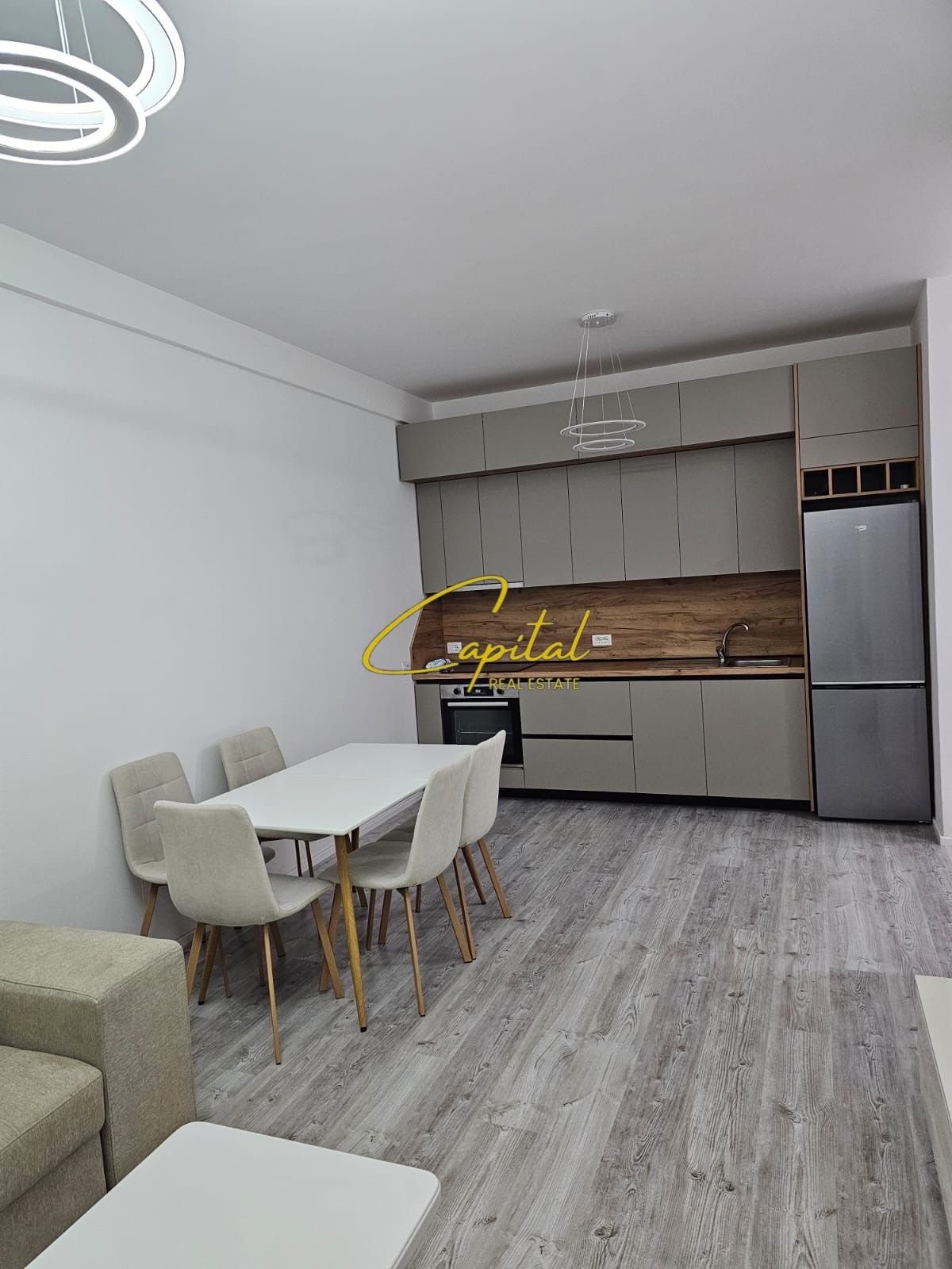 SHITET APARTAMENT 2+1 SPITALI AMERIKAN 3 190.000 EURO