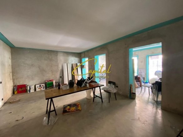 AMBIENT BIZNEIS ME QIRA 180 M2 ISH BLLOKU 1.500 EURO