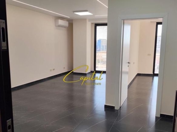 ZYRE ME QIRA 75 M2 RRUGA MINE PEZA 580 EURO