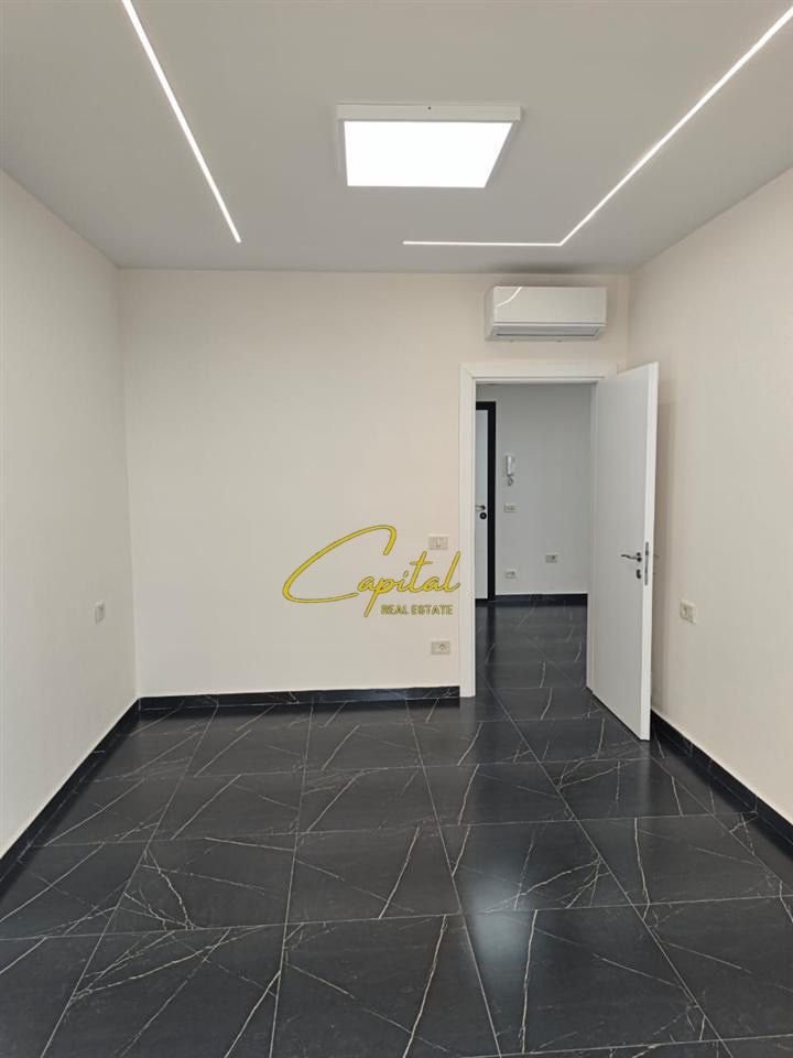 ZYRE ME QIRA 75 M2 RRUGA MINE PEZA 580 EURO