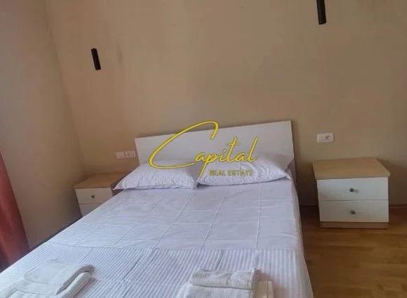 APARTAMENT ME QIRA 1+1 RRUGA E DIBRES 60.000 LEKE