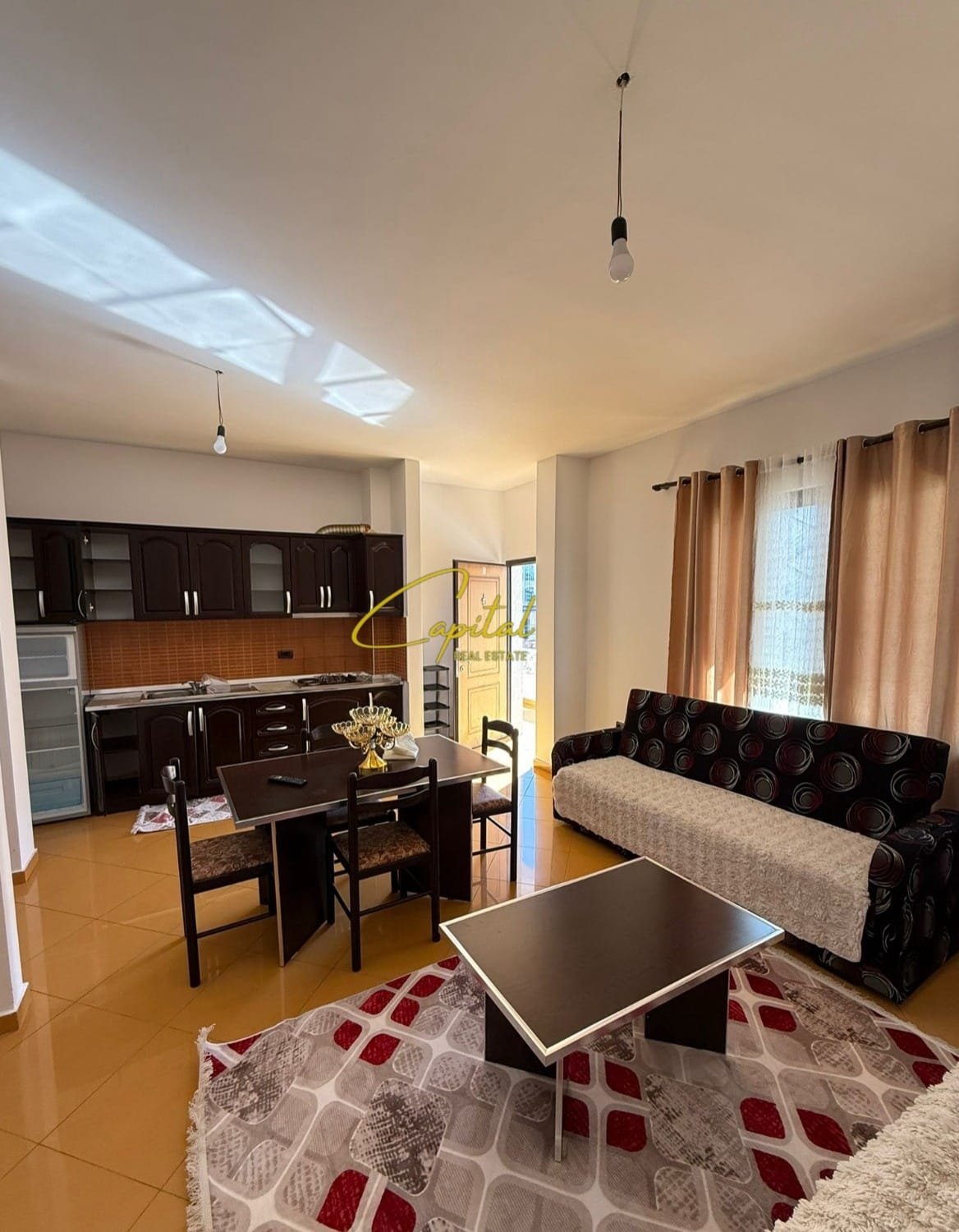 APARTAMENT ME QIRA 1+1 21 DHJETORI 450 EURO