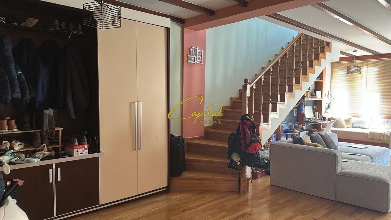 APARTAMENT TRIPLEX ME QIRA 2+1 PALLATI I BRIGADAVE 1.100 EURO