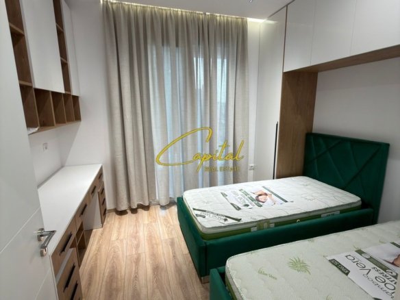 APARTAMENT ME QIRA 2+1 KOMUNA E PARISIT 1.200 EURO