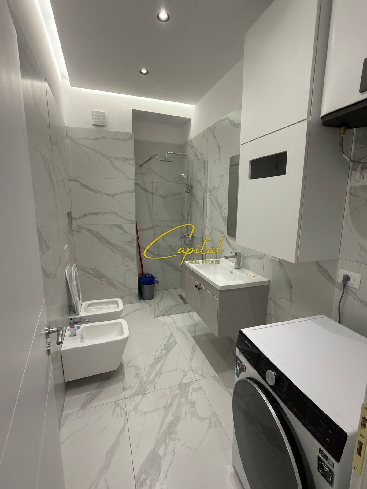 APARTAMENT ME QIRA 2+1 KOMUNA E PARISIT 1.200 EURO