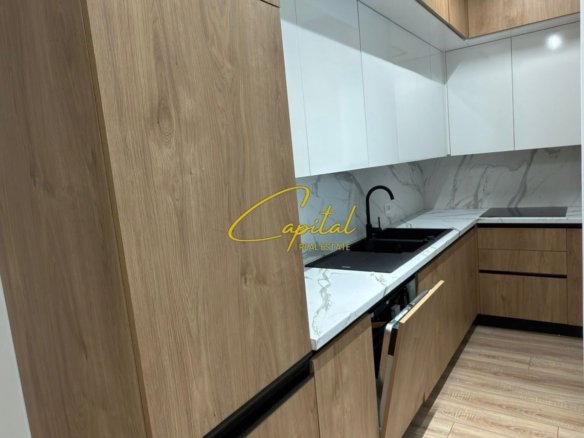 APARTAMENT ME QIRA 2+1 KOMUNA E PARISIT 1.200 EURO