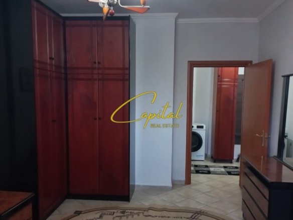 APARTAMENT ME QIRA 2+1 RRUGA IRFAN TOMINI 50.000 LEKE