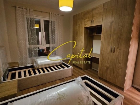 APARTAMENT ME QIRA 2+1 5 MAJI 60.000 LEKE