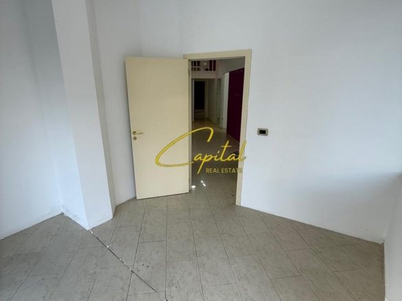 SHITET AMBIENT BIZNESI 147 M2 RRUGA E ELBASANIT 530.000 EURO