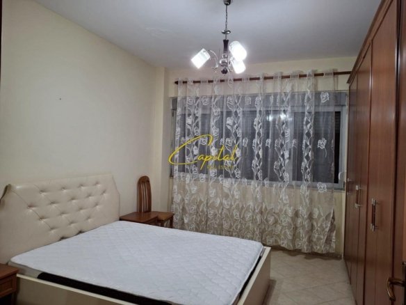 APARTAMENT ME QIRA 1+1 KOMPLEKSI HALILI 45.000 LEKE