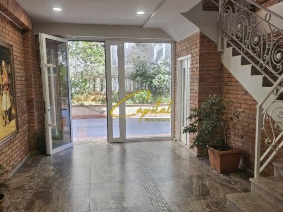 ZYRE ME QIRA 74 M2 STADIUMI AIR ALBANIA 1.250 EURO