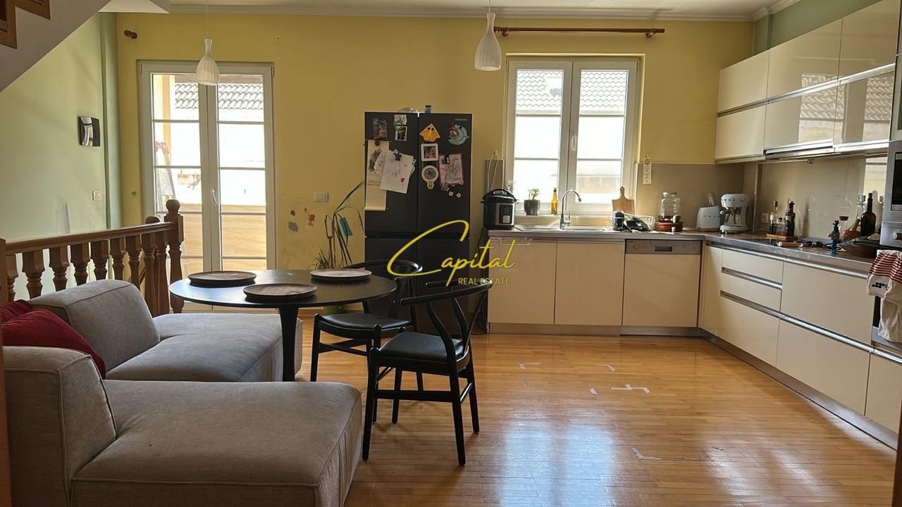 APARTAMENT TRIPLEX ME QIRA 2+1 PALLATI I BRIGADAVE 1.100 EURO