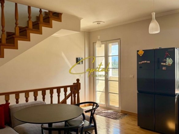APARTAMENT TRIPLEX ME QIRA 2+1 PALLATI I BRIGADAVE 1.100 EURO