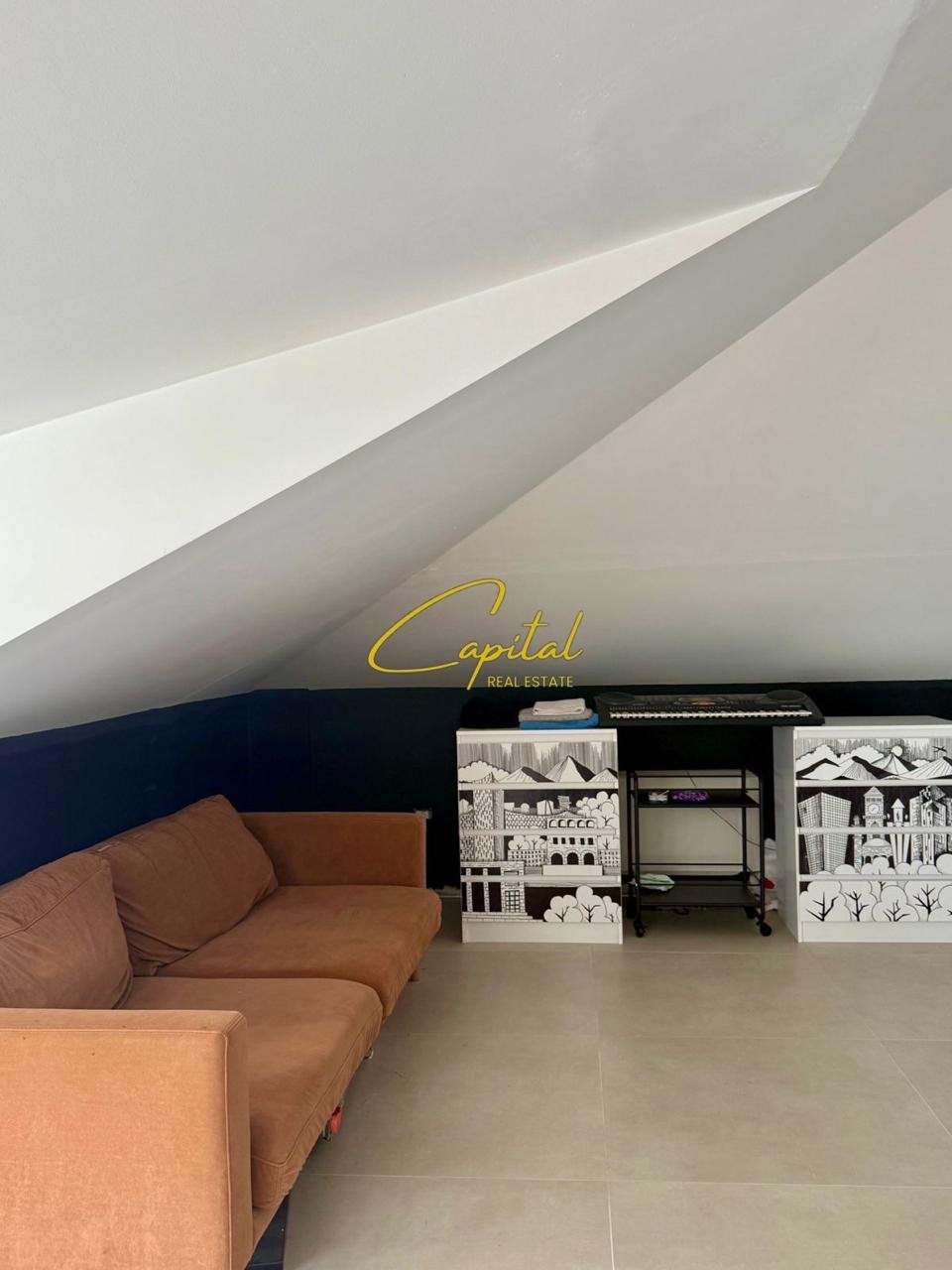 APARTAMENT TRIPLEX ME QIRA 2+1 PALLATI I BRIGADAVE 1.100 EURO