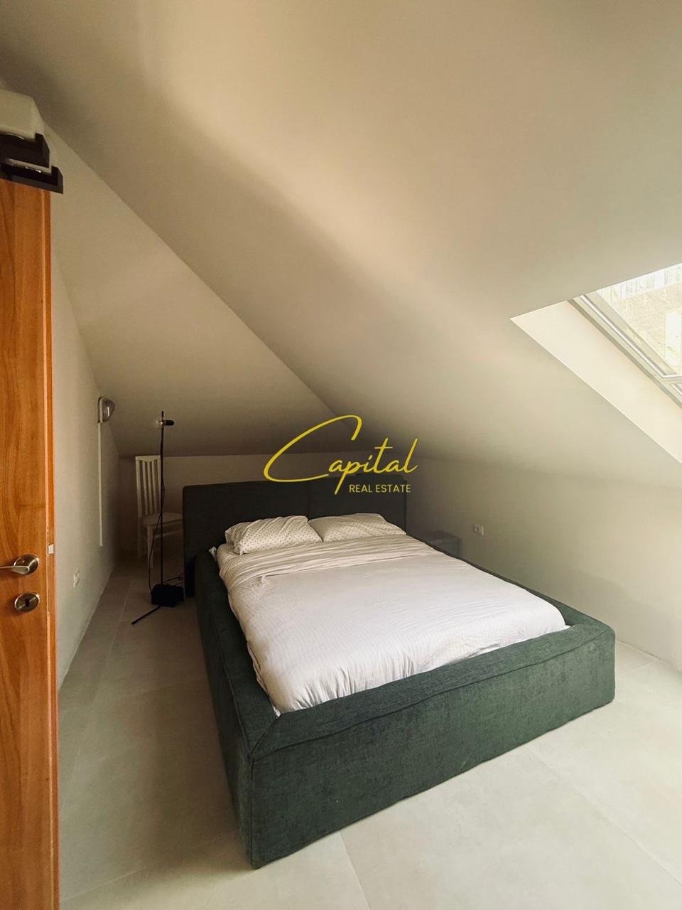 APARTAMENT TRIPLEX ME QIRA 2+1 PALLATI I BRIGADAVE 1.100 EURO