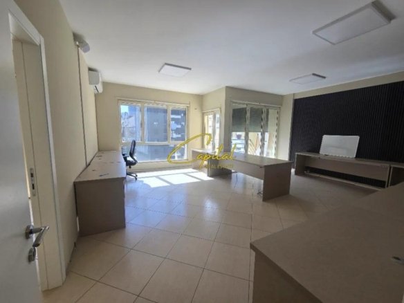 ZYRE ME QIRA 140 M2 ISH STACIONI TRENIT 1.100 EURO