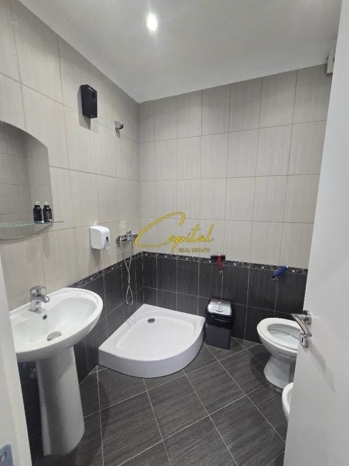 ZYRE ME QIRA 140 M2 ISH STACIONI TRENIT 1.100 EURO